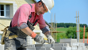Dans un département en pleine transformation, Landrévarzec voit naître une nouvelle étoile dans le secteur du bâtiment. Engin Yildirim, artisan maçon expérimenté, insuffle une nouvelle dynamique avec la création d’Artemium Construction. Cette entreprise, fondée en novembre 2025, s’impose rapidement comme [&hellip;]