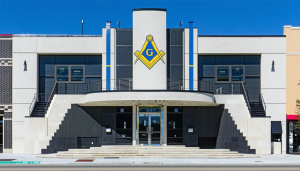 À Villeurbanne, un lieu discret abrite depuis 2011 le siège principal de la Grande Loge de France (GLDF) dans le Rhône. Ce bâtiment, situé rue Edouard Aynard, symbolise une modernisation assumée de la franc-maçonnerie locale, tant par ses espaces que [&hellip;]