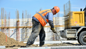 Face aux mutations du secteur du bâtiment et aux défis économiques actuels, le salaire des maçons en France pour 2025 suscite de nombreuses interrogations. Entre le maintien du SMIC comme point d’entrée, la diversité des spécialités et les disparités géographiques, [&hellip;]