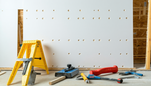 Le placoplatre s’impose aujourd’hui comme un choix privilégié dans le domaine de la construction et de la rénovation intérieure. En 2025, ce matériau s’adapte aux besoins modernes grâce à ses atouts majeurs : légèreté, rapidité d’installation et coût compétitif. Cependant, [&hellip;]