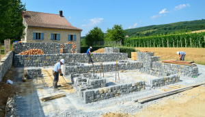 Dans un secteur traditionnellement marqué par des horaires lourds et des défis organisationnels, LV Bâtiment fait figure d’exemple de modernité et d’innovation. Cette PME charentaise, spécialisée dans la maçonnerie et la couverture, a fait le pari audacieux de la semaine [&hellip;]