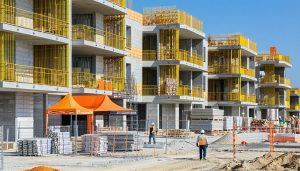 Depuis le début des années 2020, le secteur de la construction résidentielle en France connaît une dynamique singulière de flambée des prix. Après une spectaculaire envolée en 2021 et 2022, liée notamment à la perturbation des chaînes d’approvisionnement et à [&hellip;]