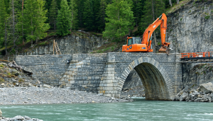 La déconstruction du pont en maçonnerie d’Osserain, situé au cœur des Pyrénées Atlantiques, représente un jalon majeur dans la compréhension approfondie des structures anciennes. Plus qu’une simple démolition, cet événement s’inscrit dans une démarche scientifique et durable qui capte l’attention [&hellip;]
