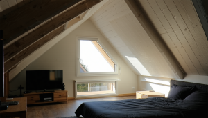 Optimiser la luminosité naturelle et la ventilation dans les espaces sous les combles est un défi architectural majeur. Les fenêtres de toit, notamment les modèles VELUX, jouent un rôle central dans cette quête de bien-être et de fonctionnalité. Mais comment [&hellip;]